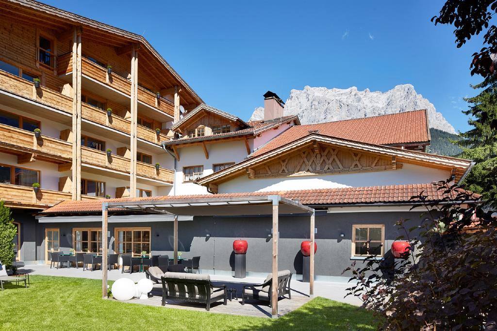 Der Gruene Baum Mountain Boutique Hotel Ehrwald Eksteriør bilde